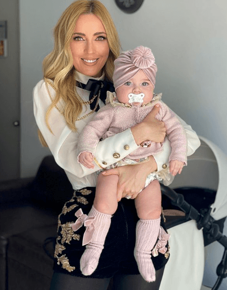 Shanik explicó que sangró y que se lastimó los tejidos mamarios durante sus primeros intentos de darle pecho a su hija. Además, su doctor le advirtió que su piel es muy sensible, lo cual aumentó la complejidad del proceso de lactancia.