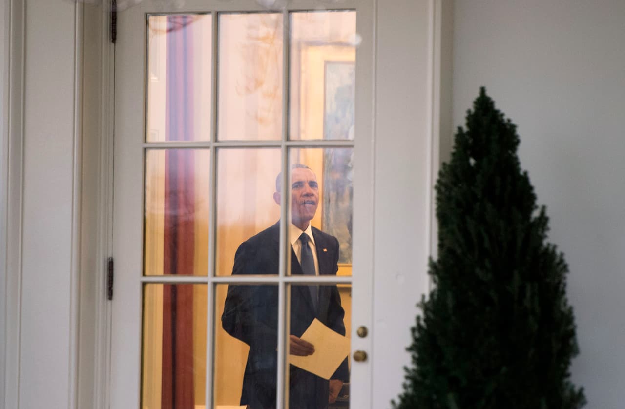 WASHINGTON, DC - JANUARY 20: President Barack Obama is seen in the Oval Office for the last time as President, in Washington, D.C. on January 20, 2017. Later today President-Elect Donald Trump will be sworn-in as the 45th President. (Photo by Kevin Dietsch-Pool/Getty Images)