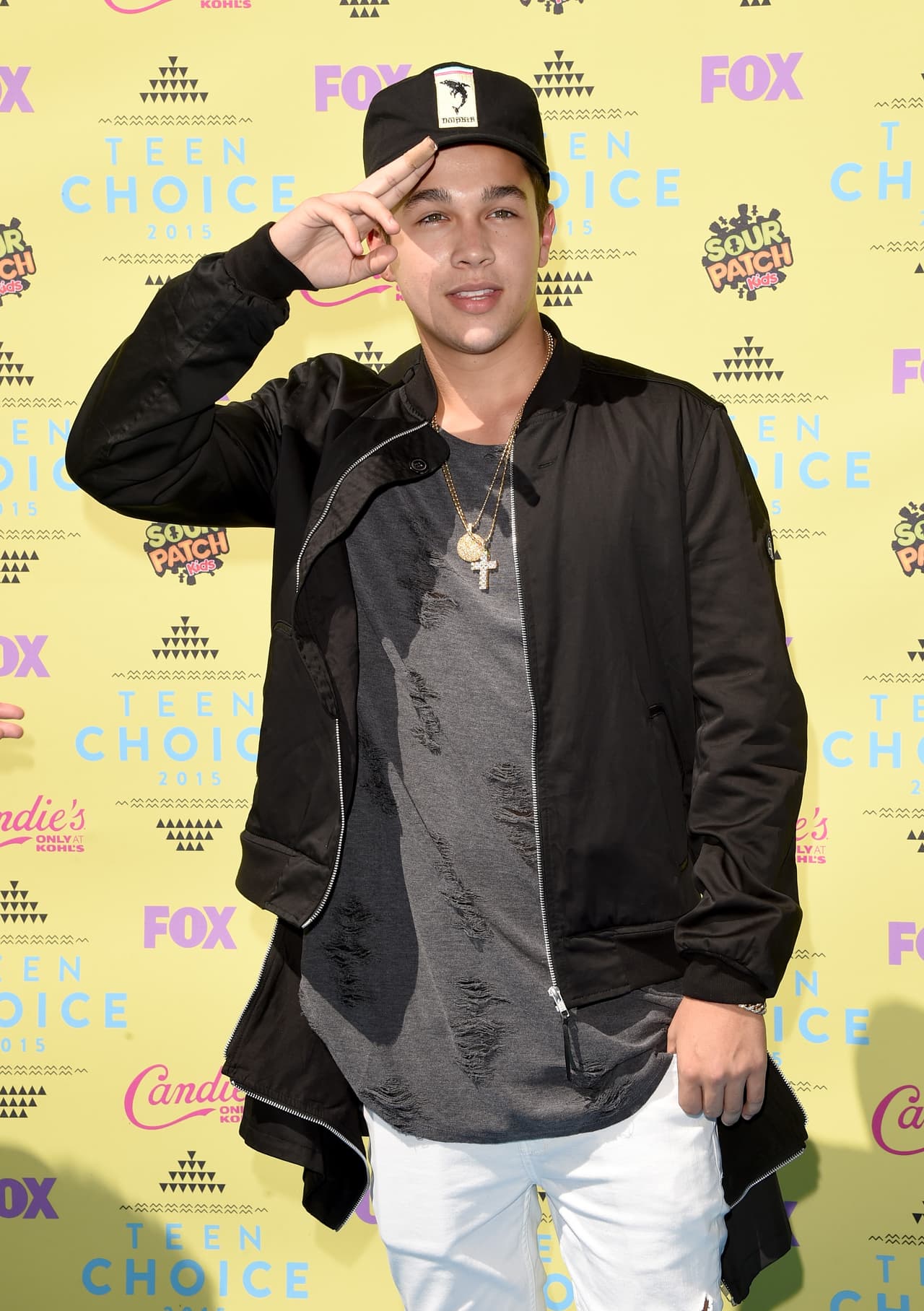 Austin Mahone de lo más casual.