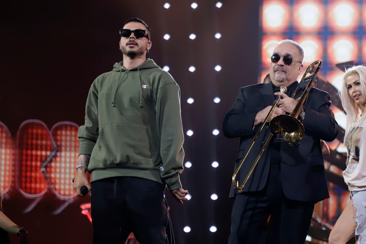 Reykon también hizo de las suyas y se lució con su singular rapeo; su estilo es tan contundente que lo convirtió en el primer colombiano en grabar junto a Daddy Yankee en el 2012.