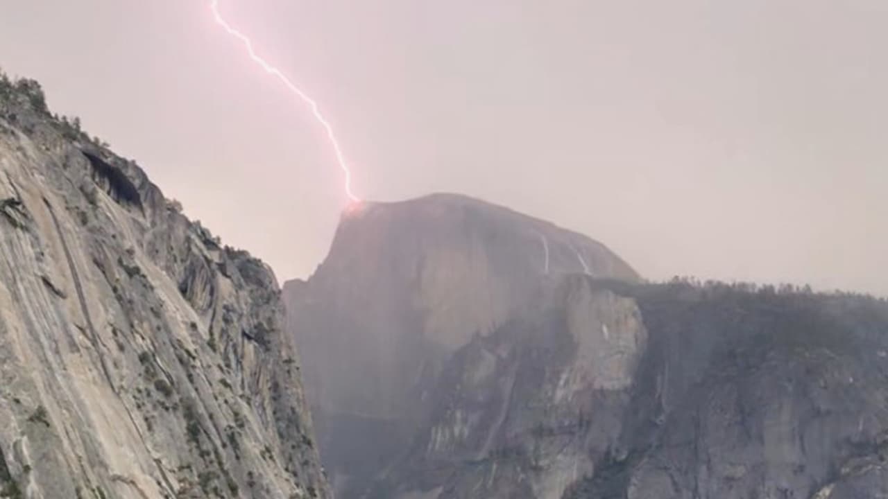 Un rayo impacta a excursionista y causa su muerte en las montañas del condado de Fresno