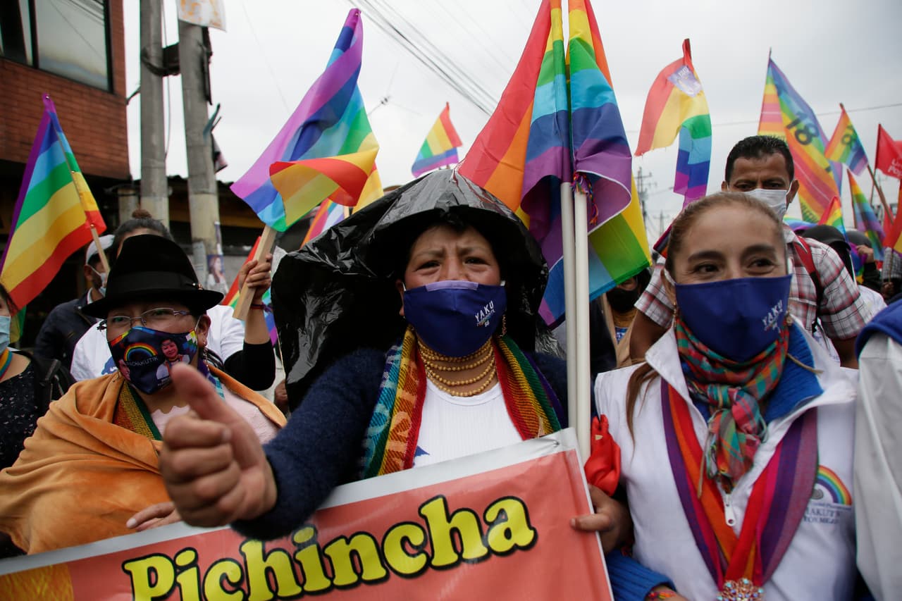 Pérez, de 51 años, representa al partido político Pachakutik, que está viendo un gran ascenso en las encuestas para las elecciones presidenciales en ese país.