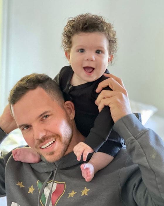 "
<b><a href="https://www.univision.com/shows/despierta-america/francisca-francesco-imagenes-sesion-fotos-gennaro-fotos" target="_blank">En la cima del mundo contigo</a></b> mi Gennaro Zampogna", escribió Francesco el pasado jueves 2 de diciembre. 
<br>