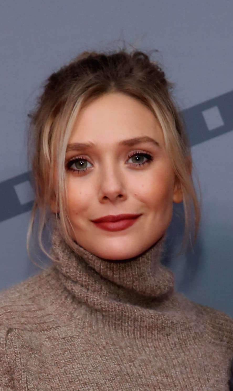 Elizabeth Olsen (26). Como la hermana pequeña de Mary-Kate y Ashley Olsen, trabajó en películas con sus hermanas. Pero fue hasta 2011 que comenzó a desarrollar su propia carrera, apareciendo en películas como "Silent House and Peace", "Love & Misunderstanding" o "Martha Marcy May Marlene". Sin olvidar, claro, su papel en la película "Avengers: Age of Ultron", estrenada en 2015.