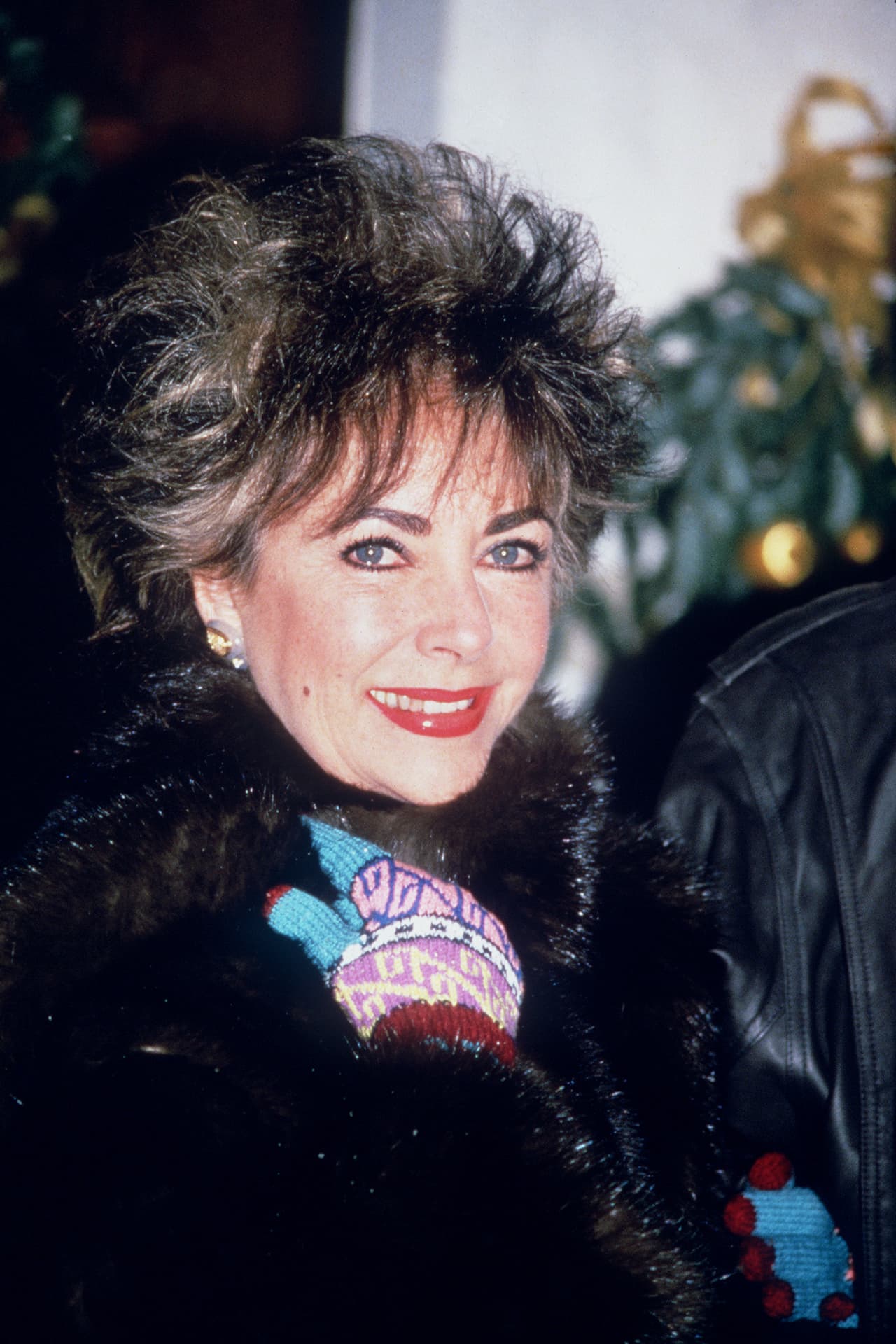 Después estuvo casada de 1976 a 1982 con el senador republicano John Warner.