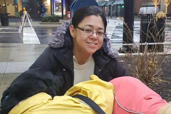 Para Anita Lindroth, quien se se dedica a pasear perros, lo mejor que hizo el presidente Obama fue su plan de cobertura del cuidado de la salud. "Gracias a eso he podido salir a flote estos años. Ayudó a que mucha gente tuviera acceso a la salud y por eso creo que hizo un buen trabajo".