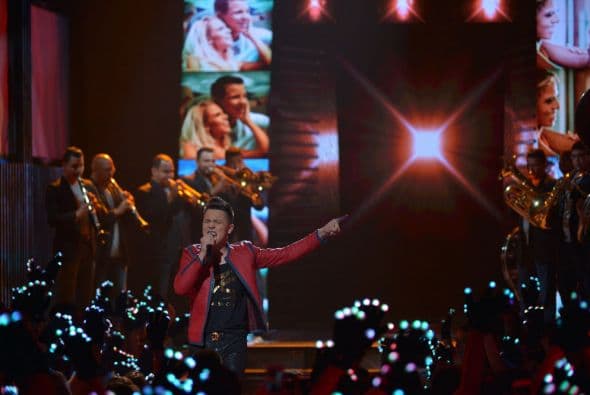 Y es que es muy guapo y talentoso.