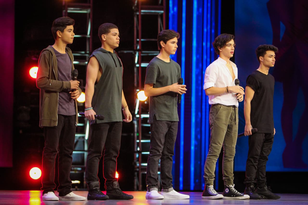 10:40 fue el nombre de la banda de Micke, Anthony, Jesús, Edward y Alec. Interpretaron
<b> </b>“Andas en mi cabeza” de Chino y Nacho.
<br>