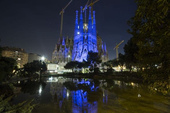 Durante la conmemoración del jueves, el presidente de Estados Unidos, Barack Obama, se unió a la ONU en proclamar el 2 de abril como el Día Mundial de Concienciación sobre el autismo. La Sagrada Familia en Barcelona, España, también se unió a la campaña.