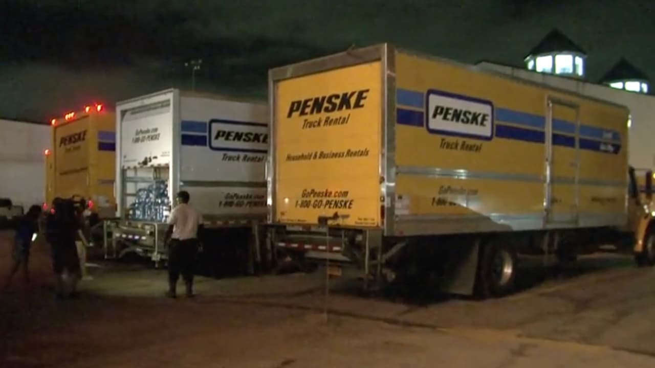 Cada que se registra una catástrofe o situación de emergencia, 
<a href="https://www.univision.com/local/houston-kxln/mattress-mack-tormenta-invernal-comida-houston-gallery-furniture-fotos">"Mattress Mack"</a> ofrece ayuda y sus mueblerías como refugios.