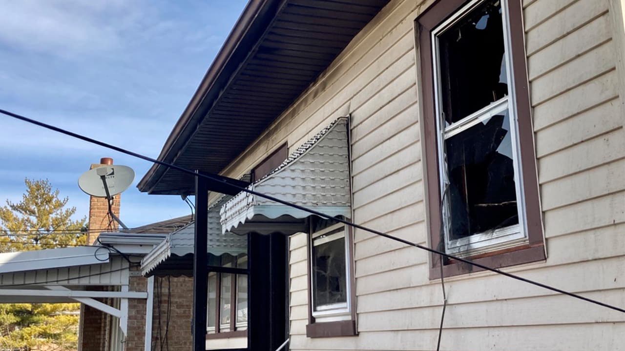 De acuerdo con los reportes, los cuatro heridos se encuentran en condición crítica, principalmente por inhalación de humo.