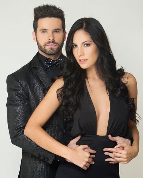 Eleazar Gómez es otro de los famosos que tiene una reina como pareja.