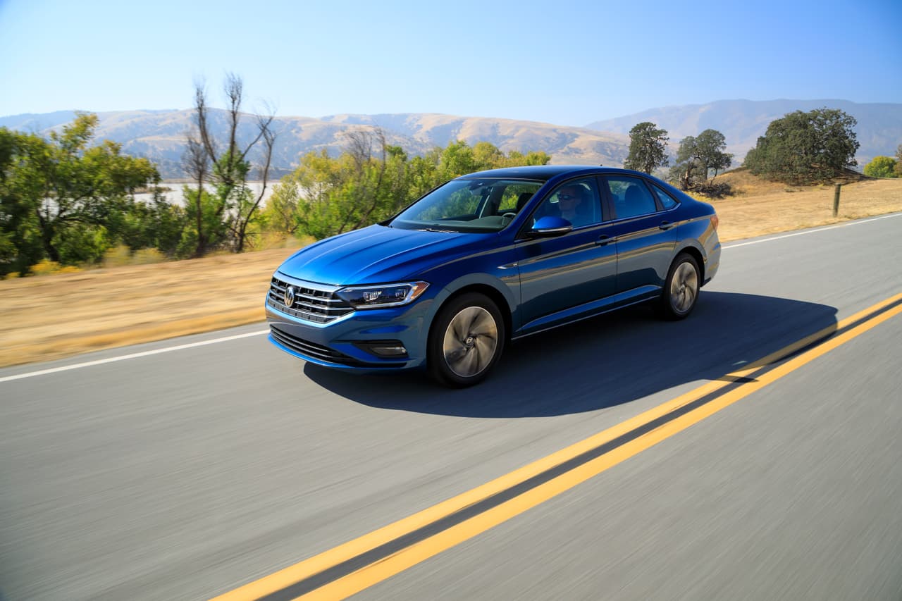 Tras su presentación 
<b>no faltaron los comentarios en las redes</b> nombrando al Jetta como el pequeño Passat (por su diseño frontal).