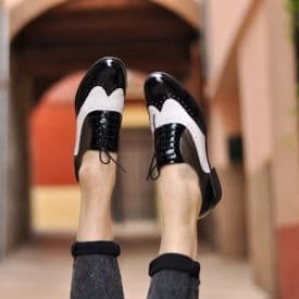 ¡Zapatos, zapatos, zapatos! El estilo Bostoniano no sólo volvió en hombres sino que ahora en mujeres. Una alternativa de flats. Irresistibles.
