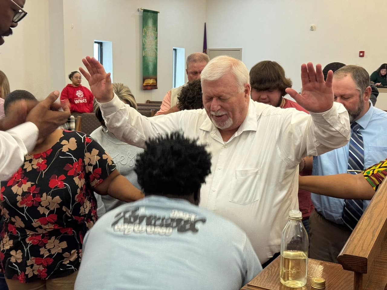 Muere apóstol de Fore Christ Church en accidente automovilístico que dejó ocho heridos