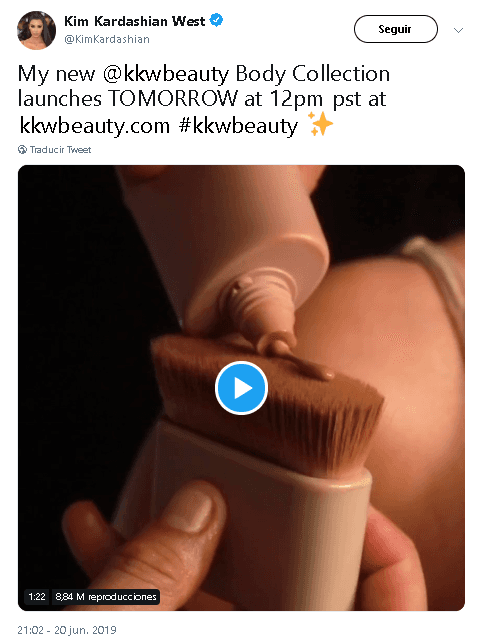 Kim mostraba el funcionamiento y aplicación de sus productos.