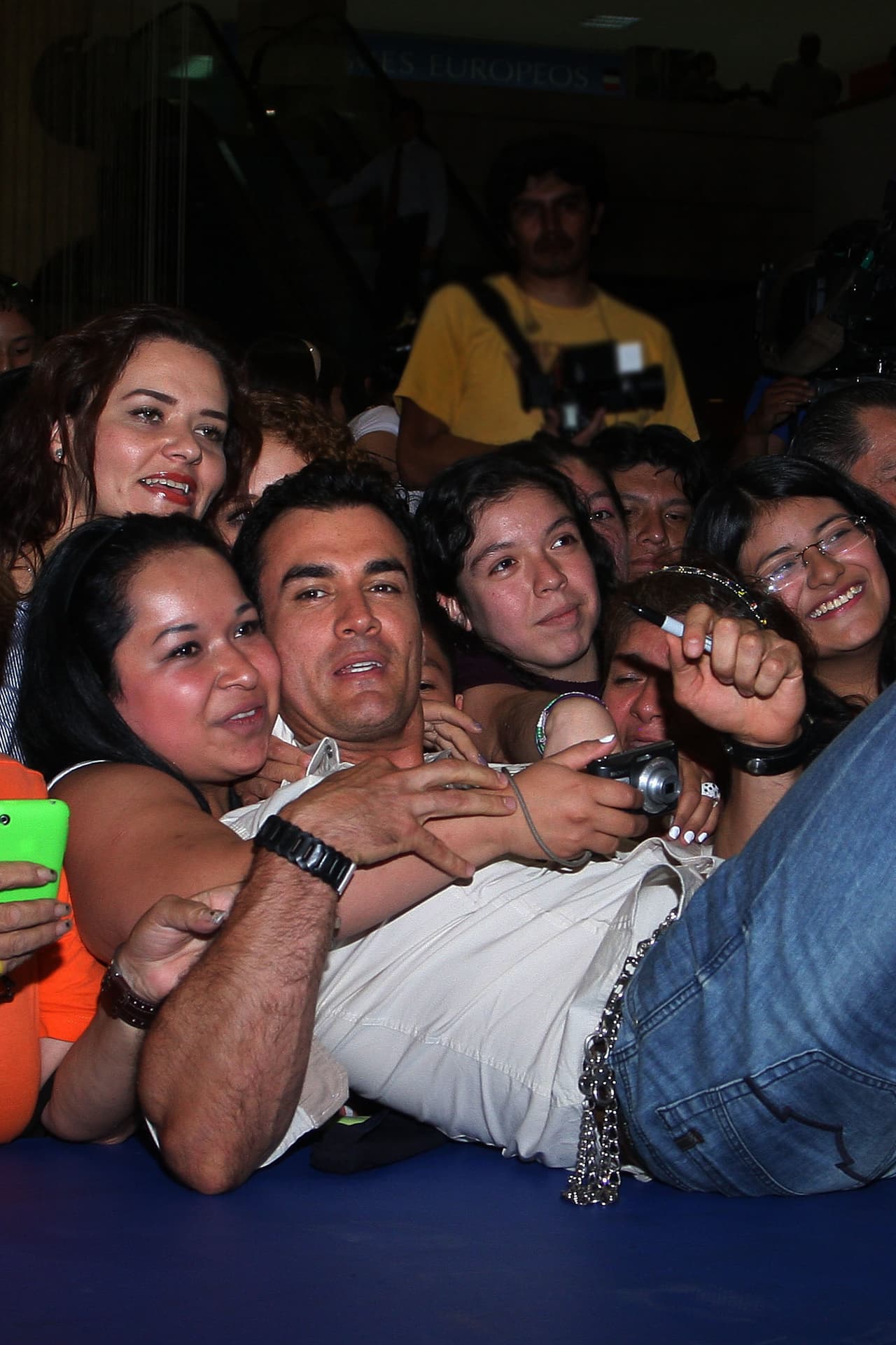 "Es un show interactivo, en el que queremos consentirlas en su totalidad, que se salgan complacidas, felices, divertidas y con un show de primera", dijo 
<b><a href="http://www.univision.com/temas/david-zepeda">David Zepeda</a> </b>a '
<b><a href="http://www.radioformula.com.mx/">Radio Fórmula</a></b>'.