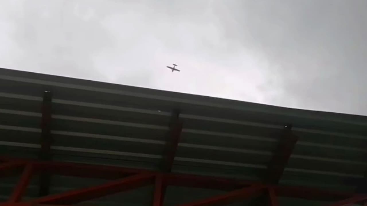 En video: Así fue como pobladores se unieron para tratar de salvar a personas de avioneta que cayó en Guatemala