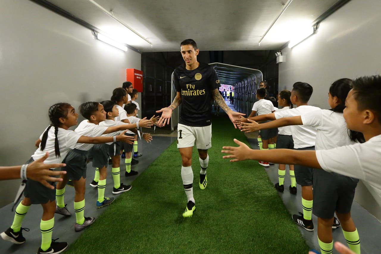 Durante su infancia fue un niño hiperactivo, por lo que el médico le recomendó a su mamá que hiciera deporte, y así llegó a su primer club “El Torito”.