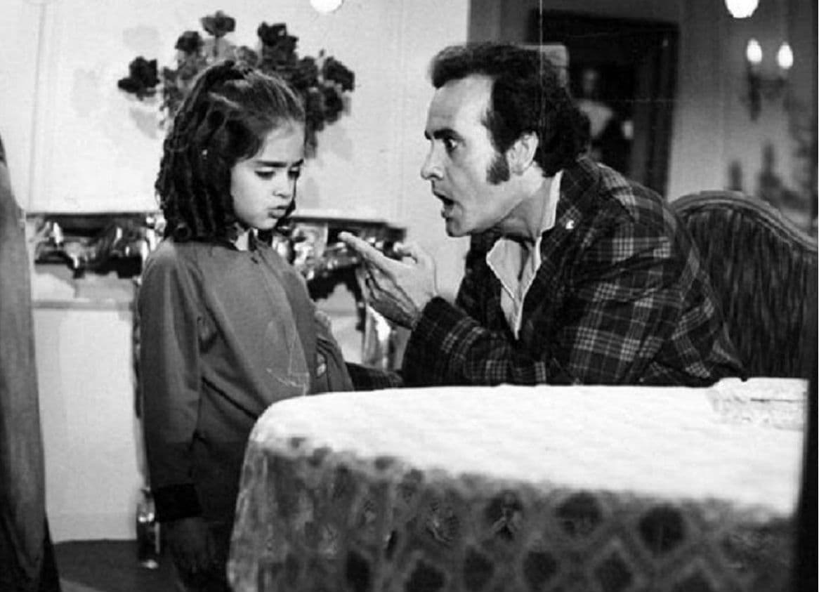 La historia de 'Mundo de juguete', producida por Valentín Pimstein, fue una adaptación del melodrama argentino 'Papá corazón', versión que la telenovela mexicana opacó con su éxito internacional.