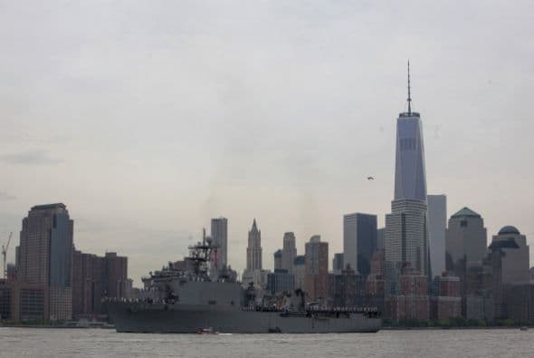 Podríamos por ejemplo edificar una nueva torre como las que formaban el World Trade Center, en Nueva York, con un costo de 3,940 millones, y todavía nos restaría dinero para ponerla a funcionar.