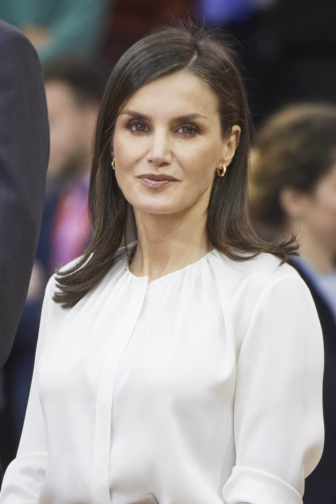 Horas después, diversos medios como 
<b><a href="https://www.elmundo.es/yodona/lifestyle/2020/03/12/5e6a0f1cfc6c8329248b4757.html" target="_blank">El Mundo</a></b> y el 
<b><a href="https://www.dailymail.co.uk/news/article-8105189/Spains-Queen-Letizia-tested-coronavirus.html" target="_blank">Daily Mail</a></b> confirmaron que la reina ha sido sometida a una prueba para determinar si fue infectada por la ministra. 
<br>