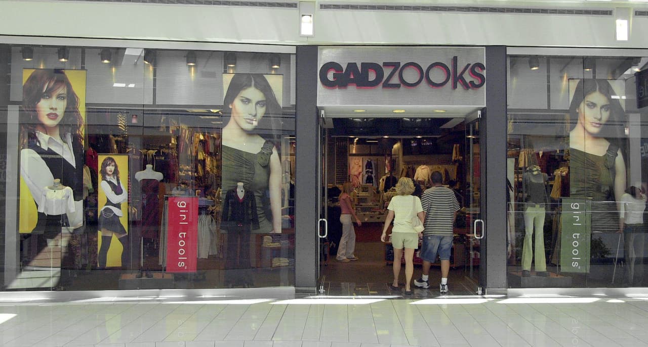 <b>Gadzooks</b> se declaró en bancarrota en el 2005 y sus tiendas fueron compradas por Forever21.