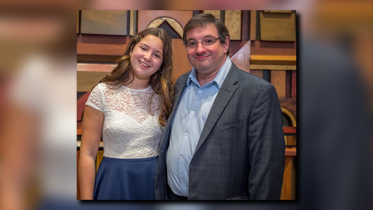 Jonathan Rosen, de 47 años, y su hija Allison Rosen, de 14 años