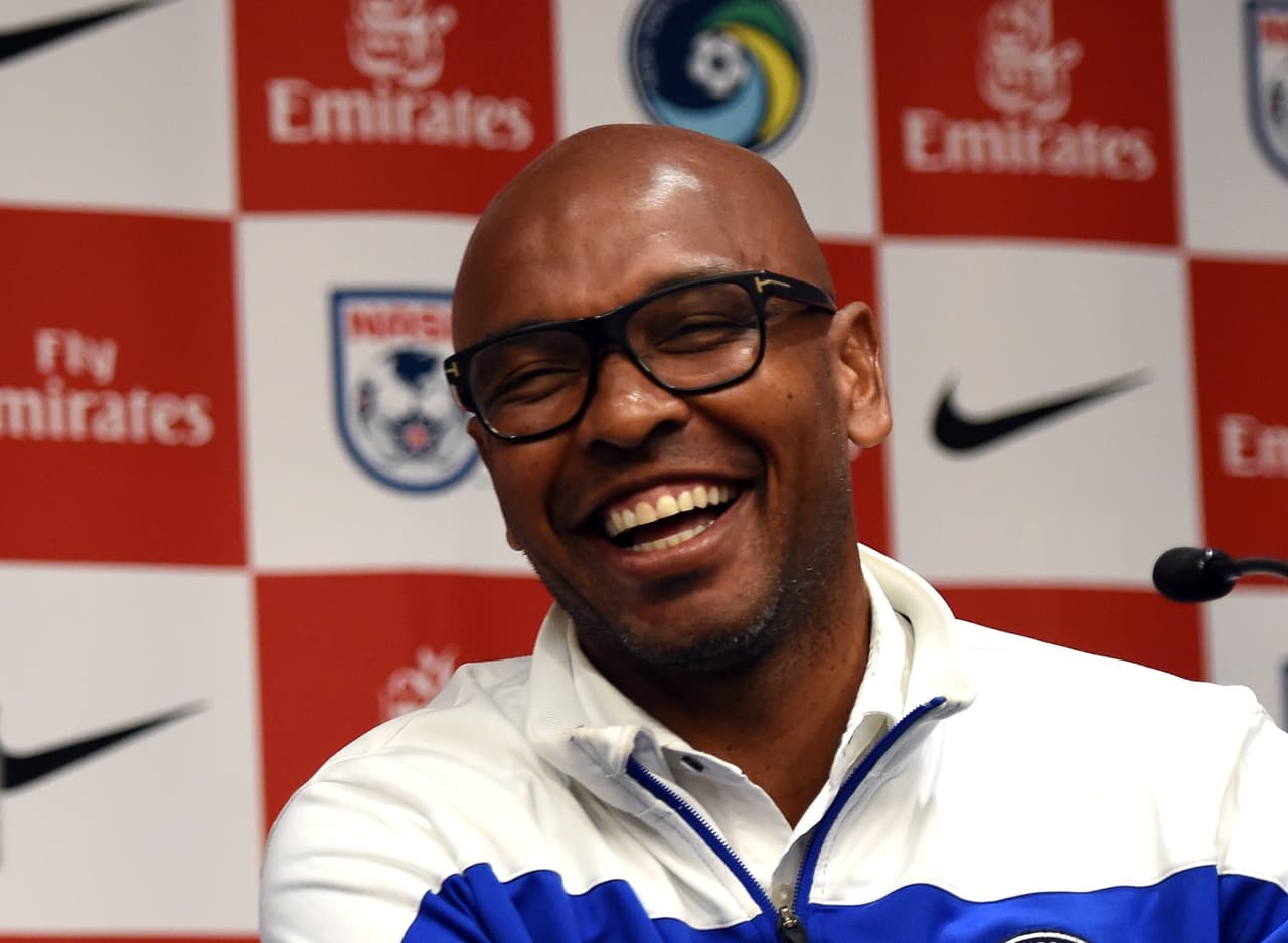 Así mismo, en la presente edición del curso está el hispano-brasileño Marcos Senna, quien jugara para el Villarreal y la selección de España.