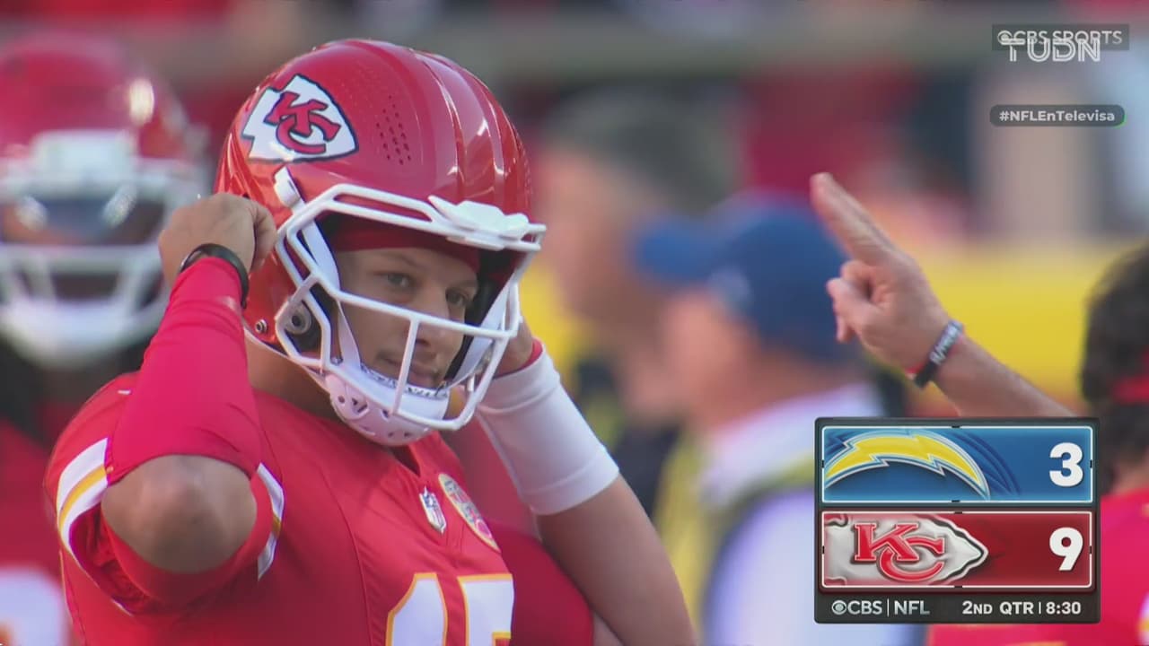 ¡Doble intercepción! Herbert y Mahomes entregan el ovoide