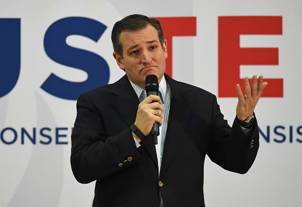 Ted Cruz también quiere construir un muro con México
