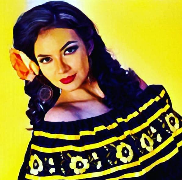 Lupita Marisol Infante es una joven de 30 años que ha causado revuelo en los últimos días, luego de presentarse en el show "La Voz", y no precisamente por ser nieta del legendario actor y cantante mexicano Pedro Infante, sino por el extremo parecido con la también cantante Thalía.