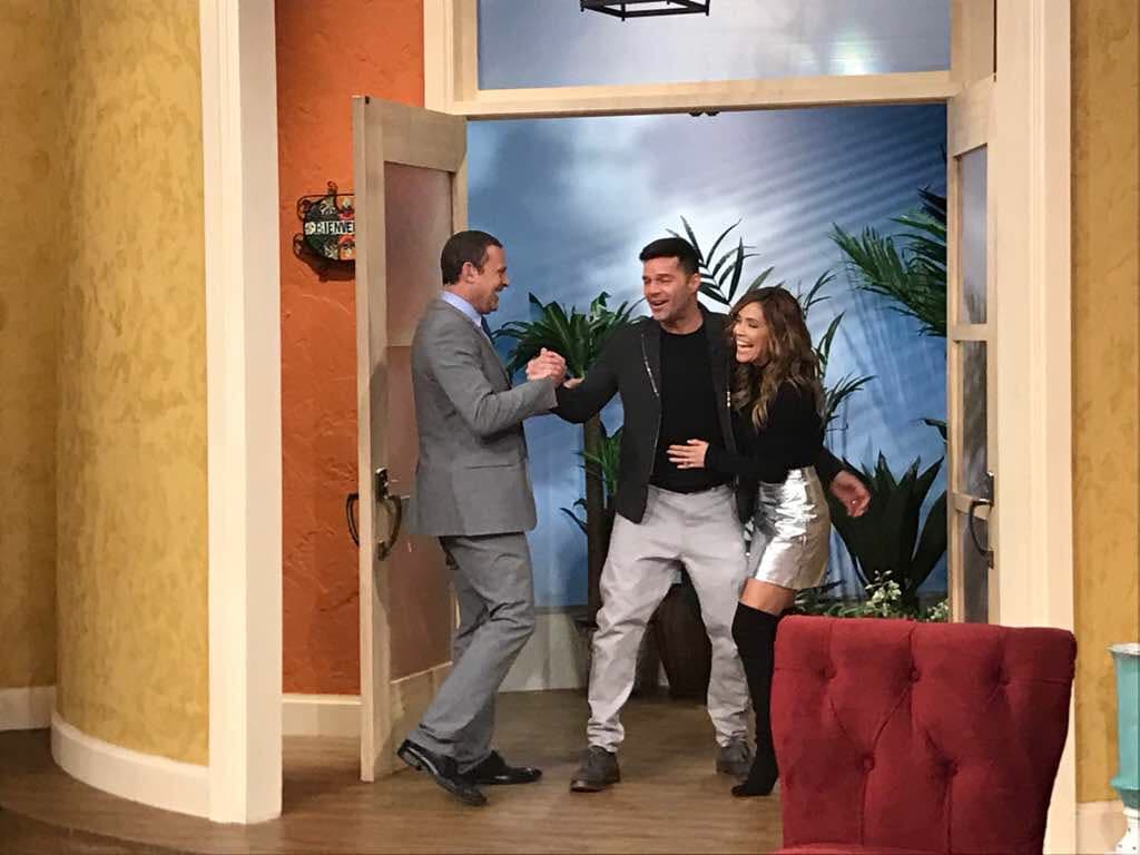 Alan Tacher y Karla Martínez le dieron la bienvenida a Ricky Martin.