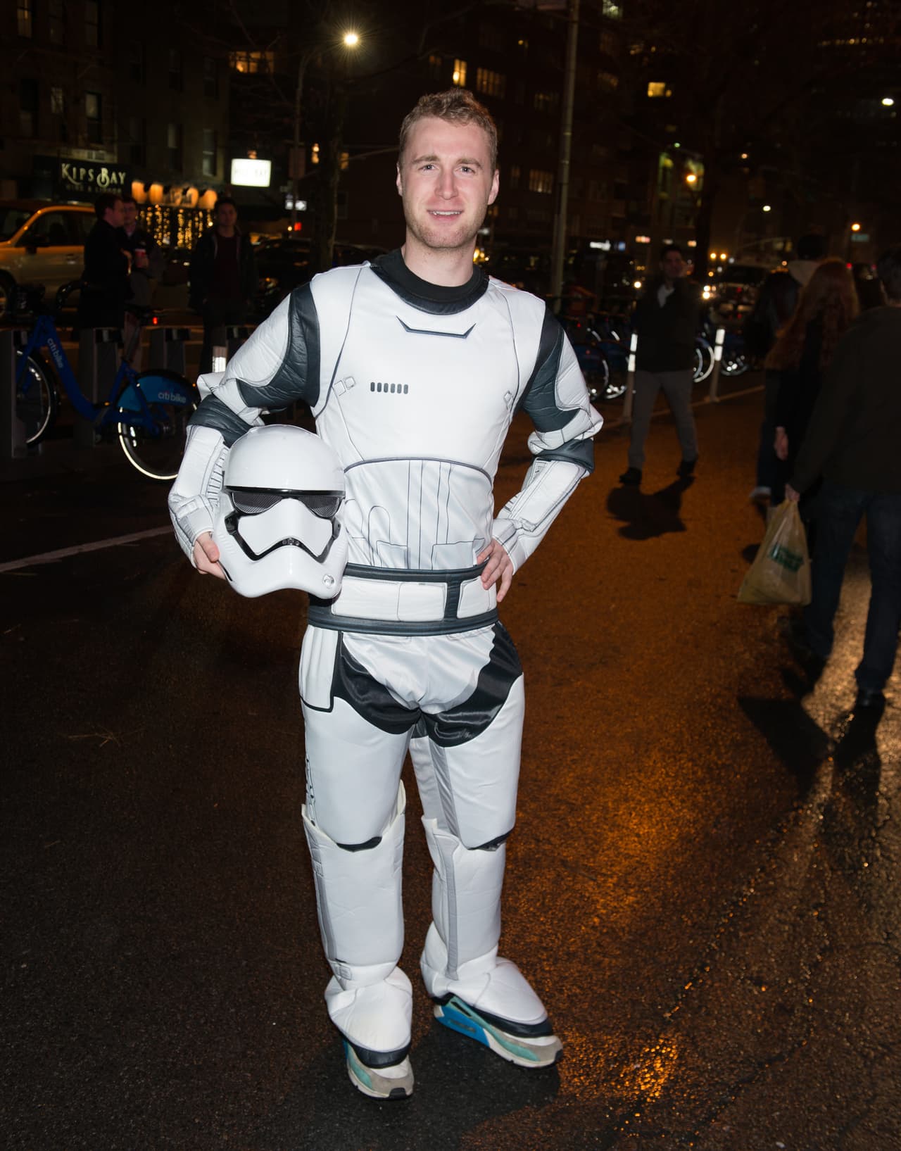 Este clon realmente estaba emocionado por ver el episodio VII de la saga más famosa del mundo.