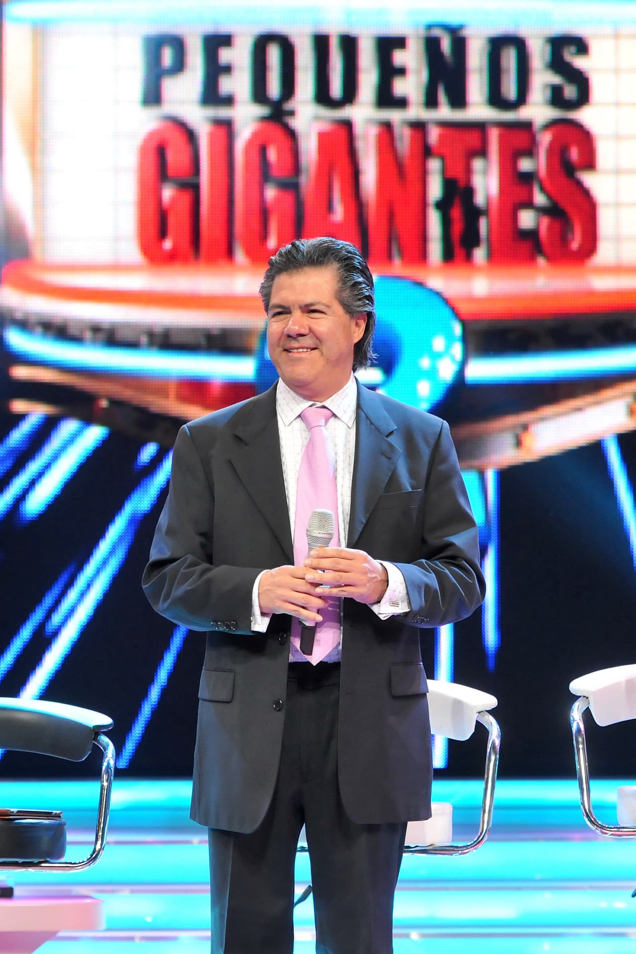 El representante del Ministerio Público de la delegación Álvaro Obregón, comentó en exclusiva a 
<a href="https://www.univision.com/entretenimiento/confirman-que-de-un-balazo-en-la-boca-murio-santiago-galindo-productor-de-bailando-por-un-sueno">Univision Entretenimiento Digital</a> que se encuentran investigando para descartar una anomalía en el arma o responsabilidad de terceros aunque no descartan la hipótesis del suicidio.