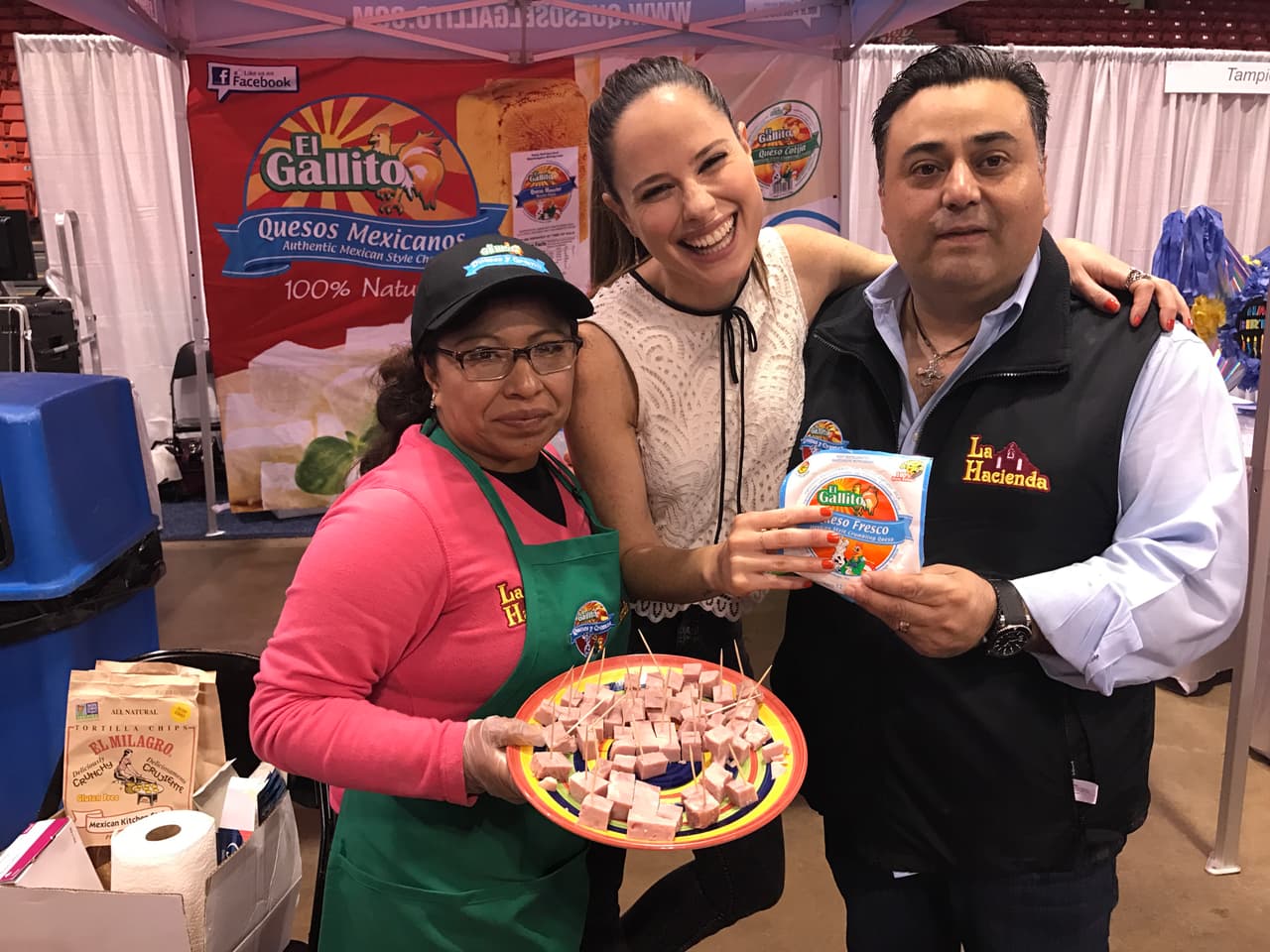 Hasta Alessandra Martín de Despierta Chicago rompió la dieta.