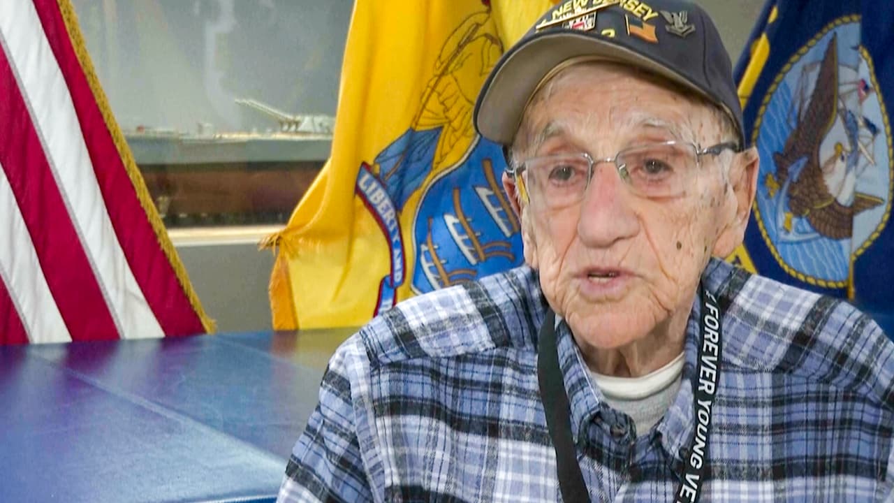 Veterano de la Segunda Guerra Mundial celebra 100 años de vida y recuerda su momento más glorioso