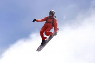 ¿Snowboarding sobre las nubes?