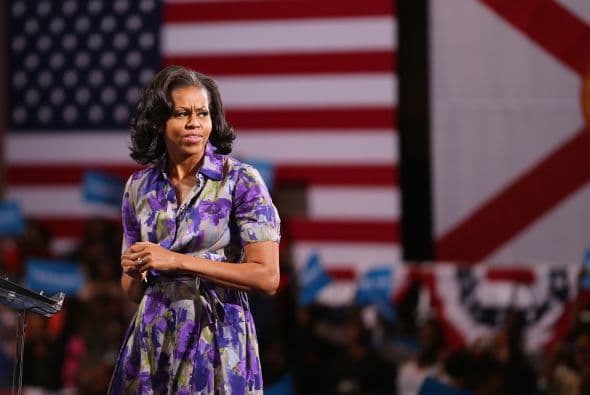 Junto a Jill Biden, esposa del vicepresidente Joe Biden, dirige una asociación de ayuda a familiares de ex veteranos de guerra.