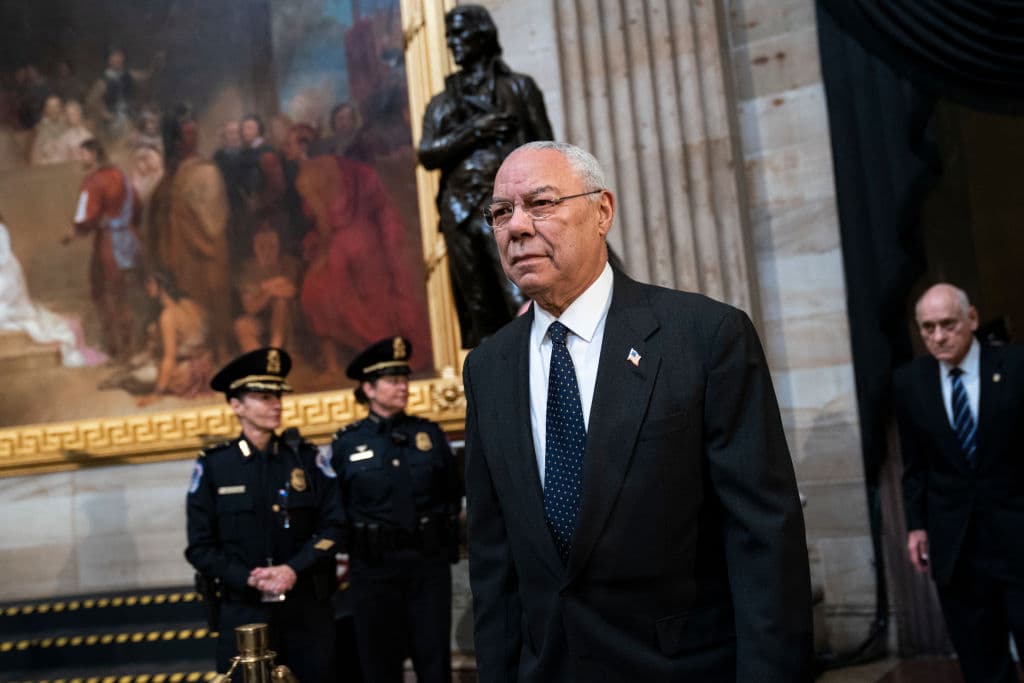 Colin Powell, ex secretario de Estado de EE.UU. falleció a los 84 años, el 18 de octubre, por complicaciones del COVID-19, a pesar de haber sido vacunado en su esquema completo.