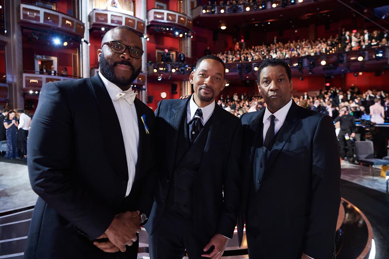 Tyler Perry y Denzel Washington fueron amigos que se acercaron al también cantante después del altercado. 
<br>