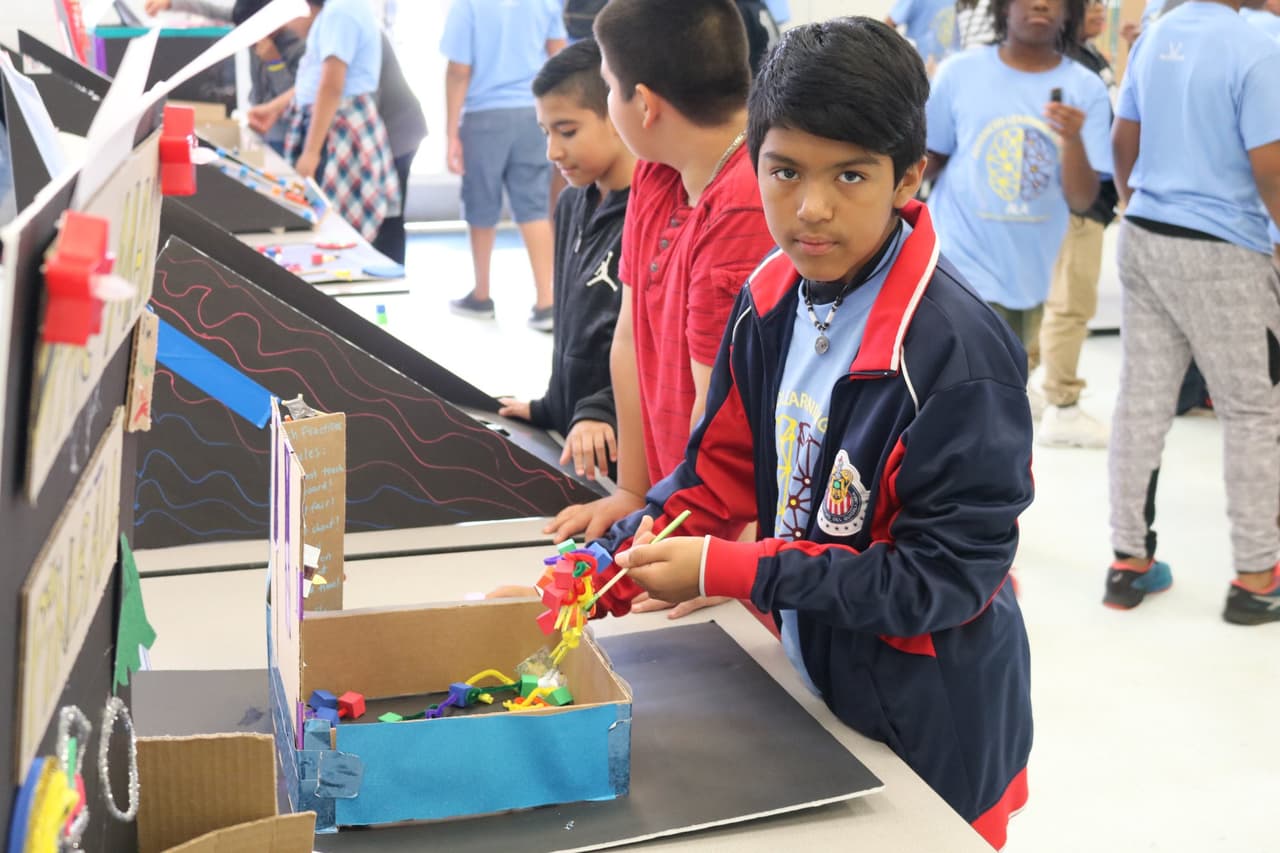 <b>Escuelas públicas del condado de Clayton</b>. Fecha de inicio: 5 de agosto. Más información 
<a href="https://www.clayton.k12.ga.us/" target="_blank">aquí</a>.