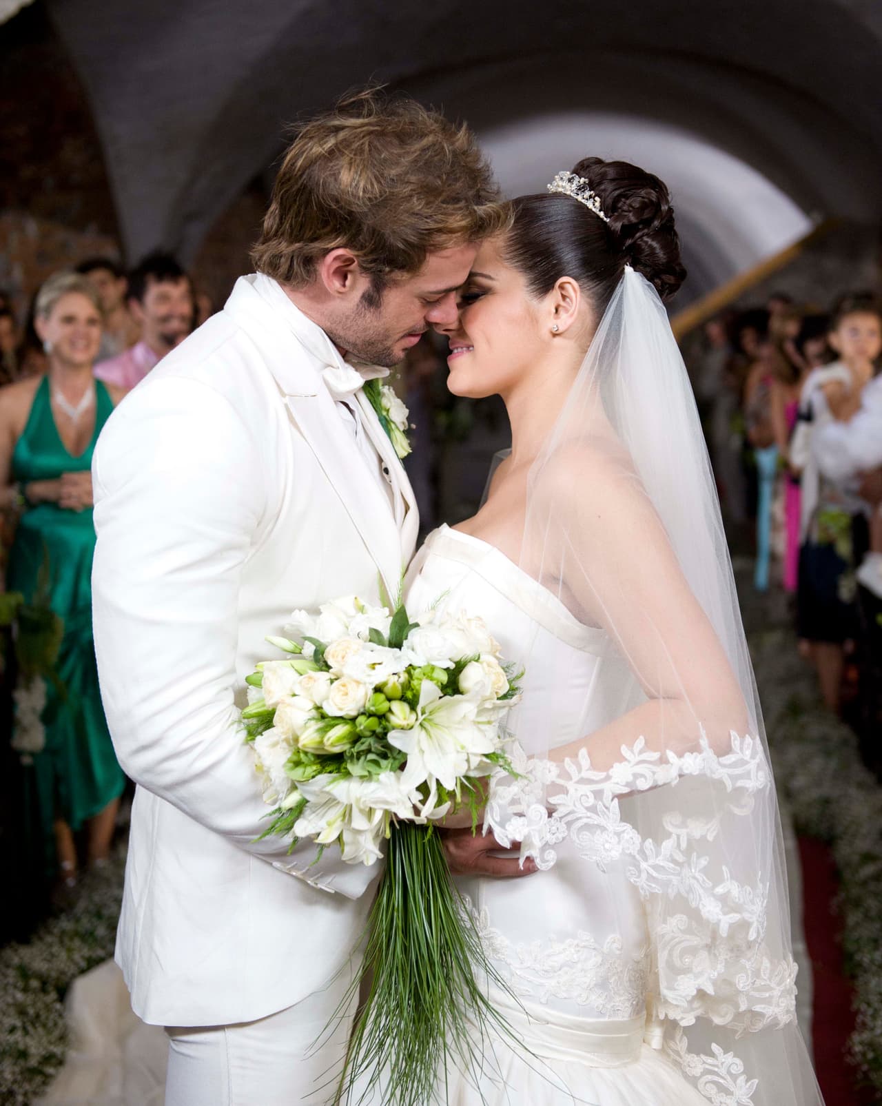 Con 'Triunfo del amor' en 2010 los rumores cobraron más fuerza. "Mientras la gente lo crea es porque se logró el objetivo de la novela y debe existir buena química entre nosotros", declaró Maite a Agencia México en octubre de ese año.