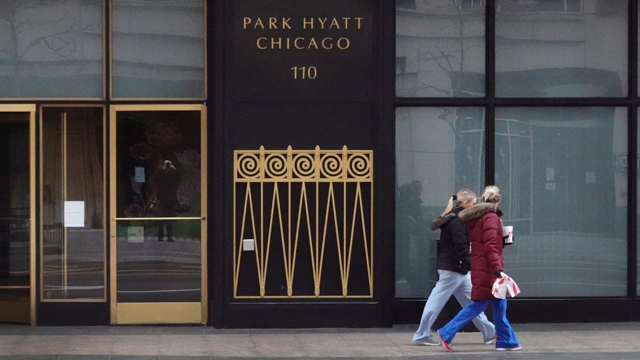 Trabajadores de la industria hotelera en Chicago, en crisis por cuenta del coronavirus