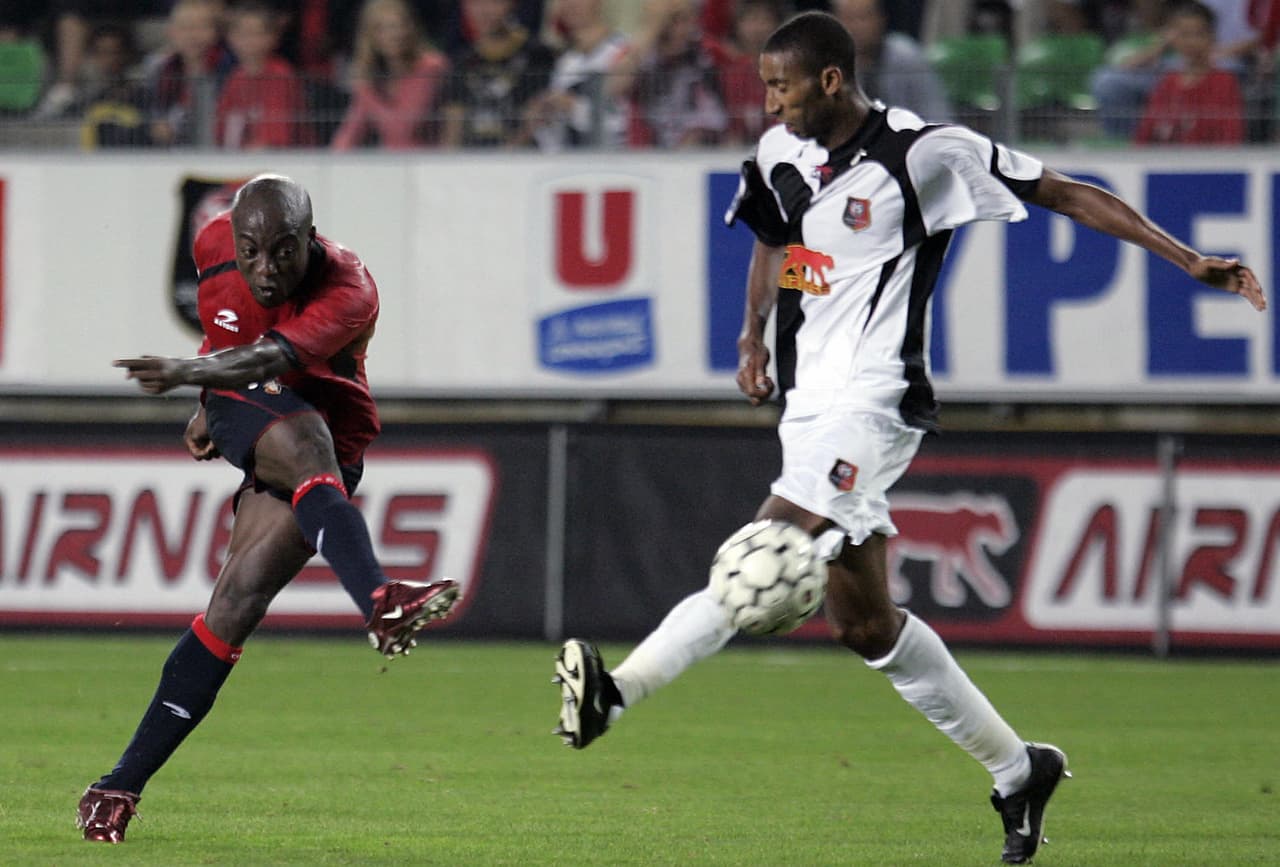 Su primera incursión en la Copa de la Uefa no fue buena, pues cayeron eliminados ante el Rennes de Francia en primera ronda. Quien aparece en la imagen es el delantero camerunés Pierre Webó.