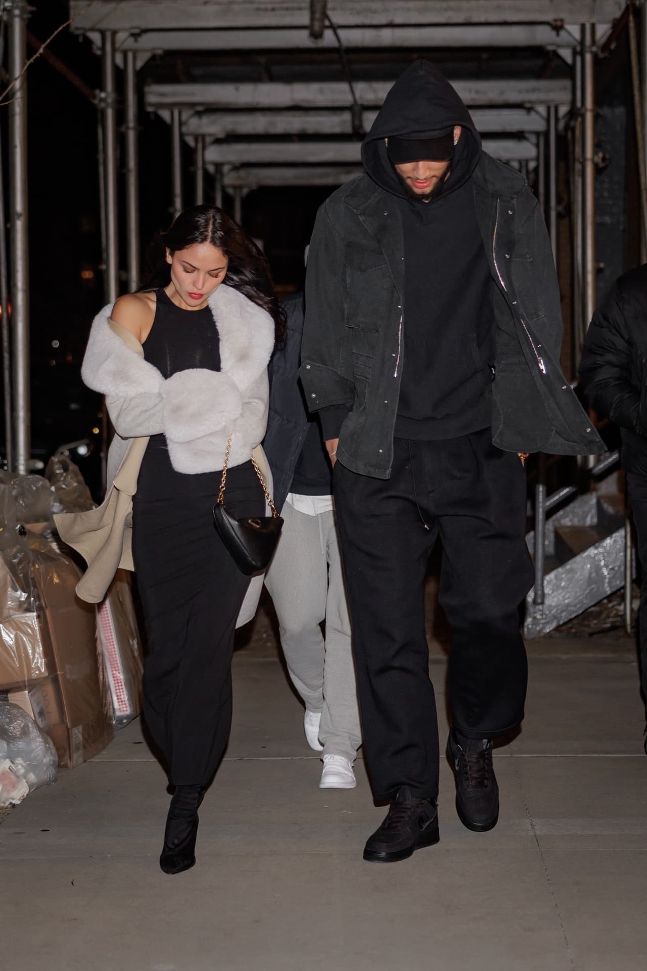 De acuerdo con ese medio, la pareja cenó sushi el pasado viernes "con un grupo de amigos".
<br>