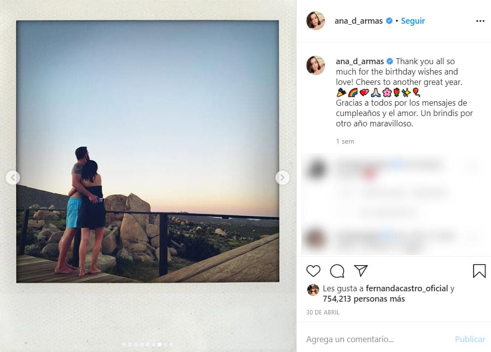 En las imágenes se les ve 
<b>muy</b> 
<b>cariñosos disfrutando del atardecer</b>: "Gracias a todos por los mensajes de cumpleaños y el amor. Un brindis por otro año maravilloso", se lee.