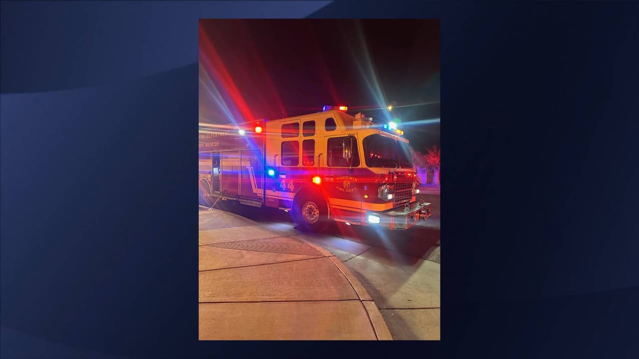 El Grupo de Trabajo de Investigación de Incendios trabaja en la escena para determinar la causa del incendio. No se reportaron bomberos lesionados.