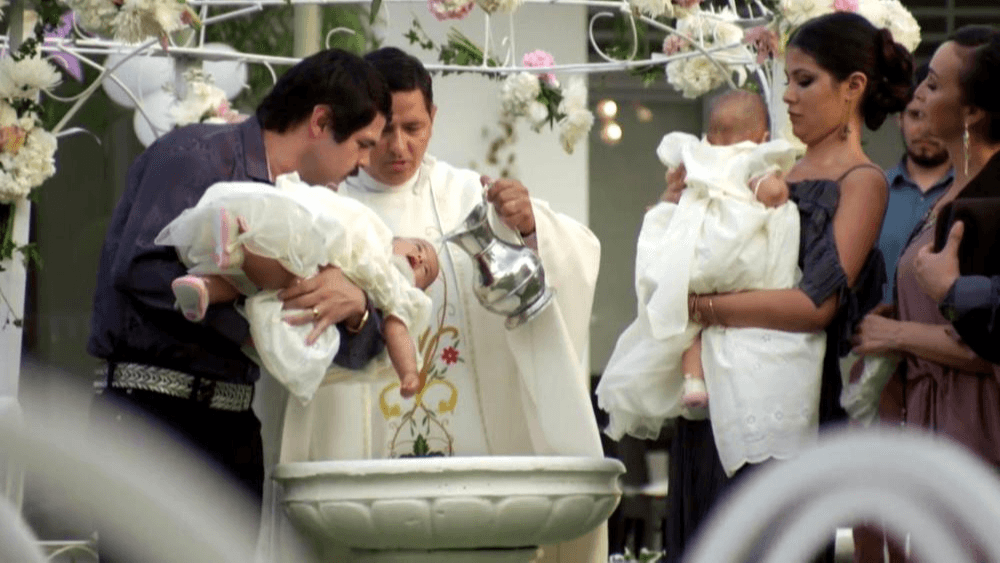 Además, vimos cómo pudo haber sido el bautizo de las más pequeñas de la familia de Guzmán Loera.