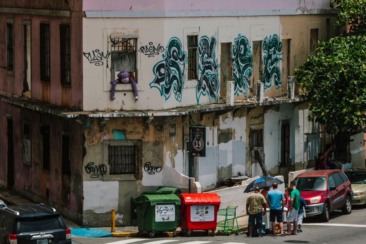 Paredes con Graffiti se ven en las paredes del Viejo San Juan. 8 de Julio de 2015.